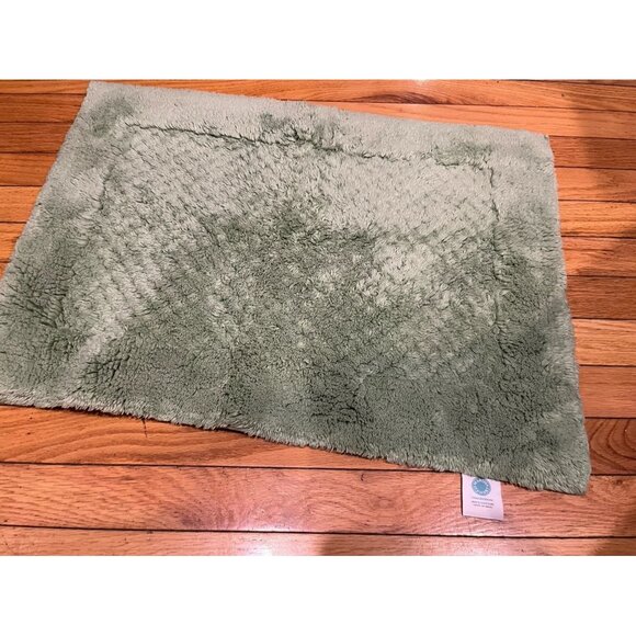 Martha Stewart green bath mat - Picture 1 of 8
